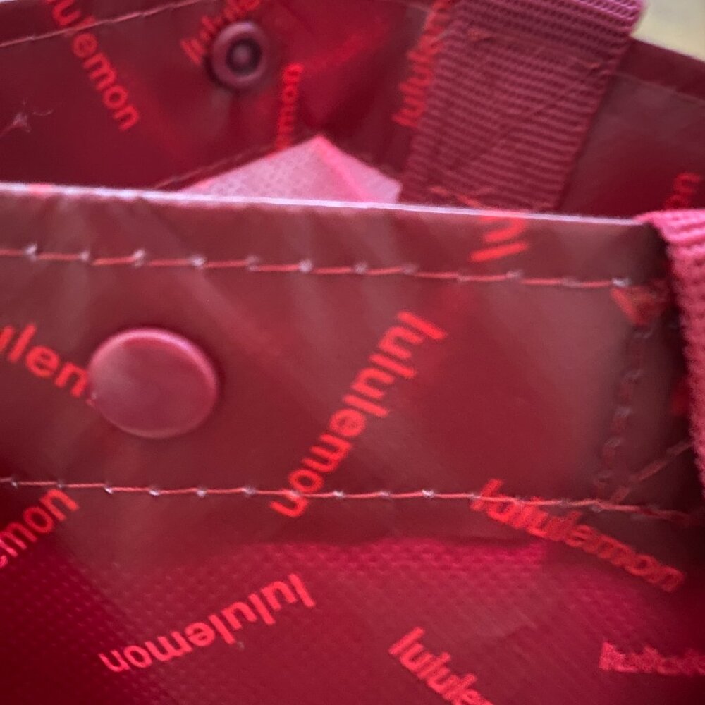 Lululemon Small Size Red Multiprint Recycled Bags Multipurpose Fall 1092708 - Picture 4 of 9